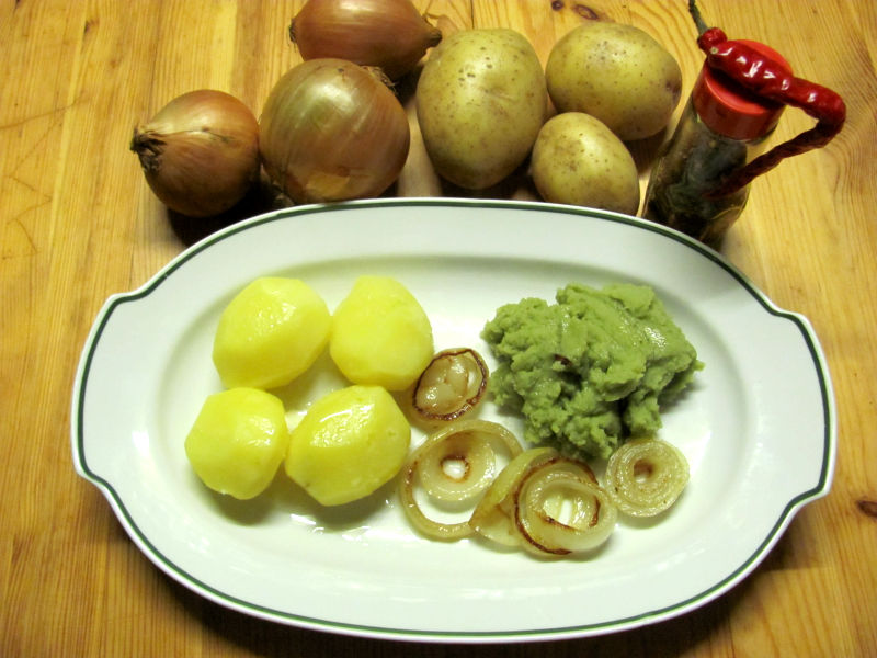 Röstzwiebeln und Kartoffeln