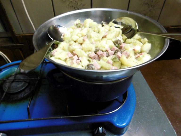 Kartoffelsalat mit Fleischwurst und Kräuter › Garten Kochbuch Kartoffelsalat mit Fleischwurst und Kräuter › Garten Kochbuch